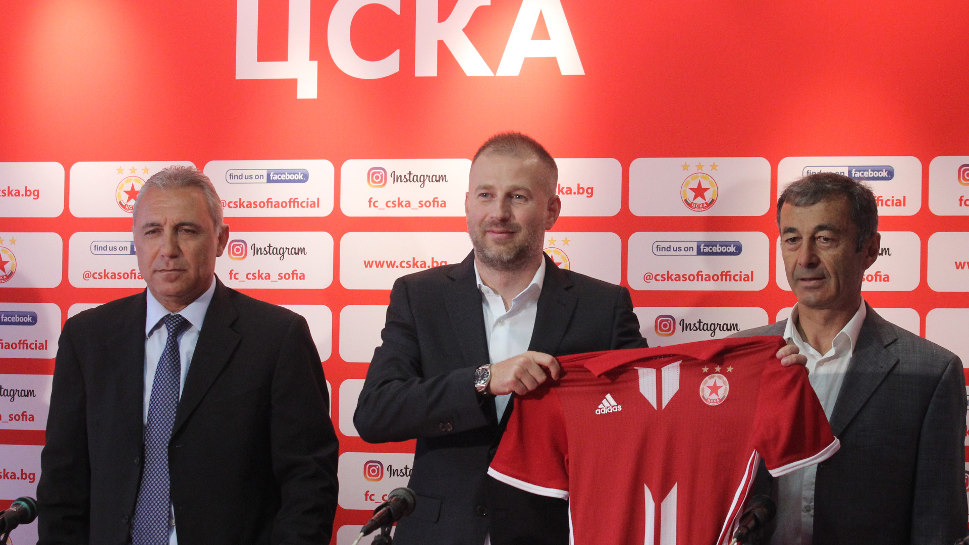 След решението на УЕФА ЦСКА се връща в автентичния си