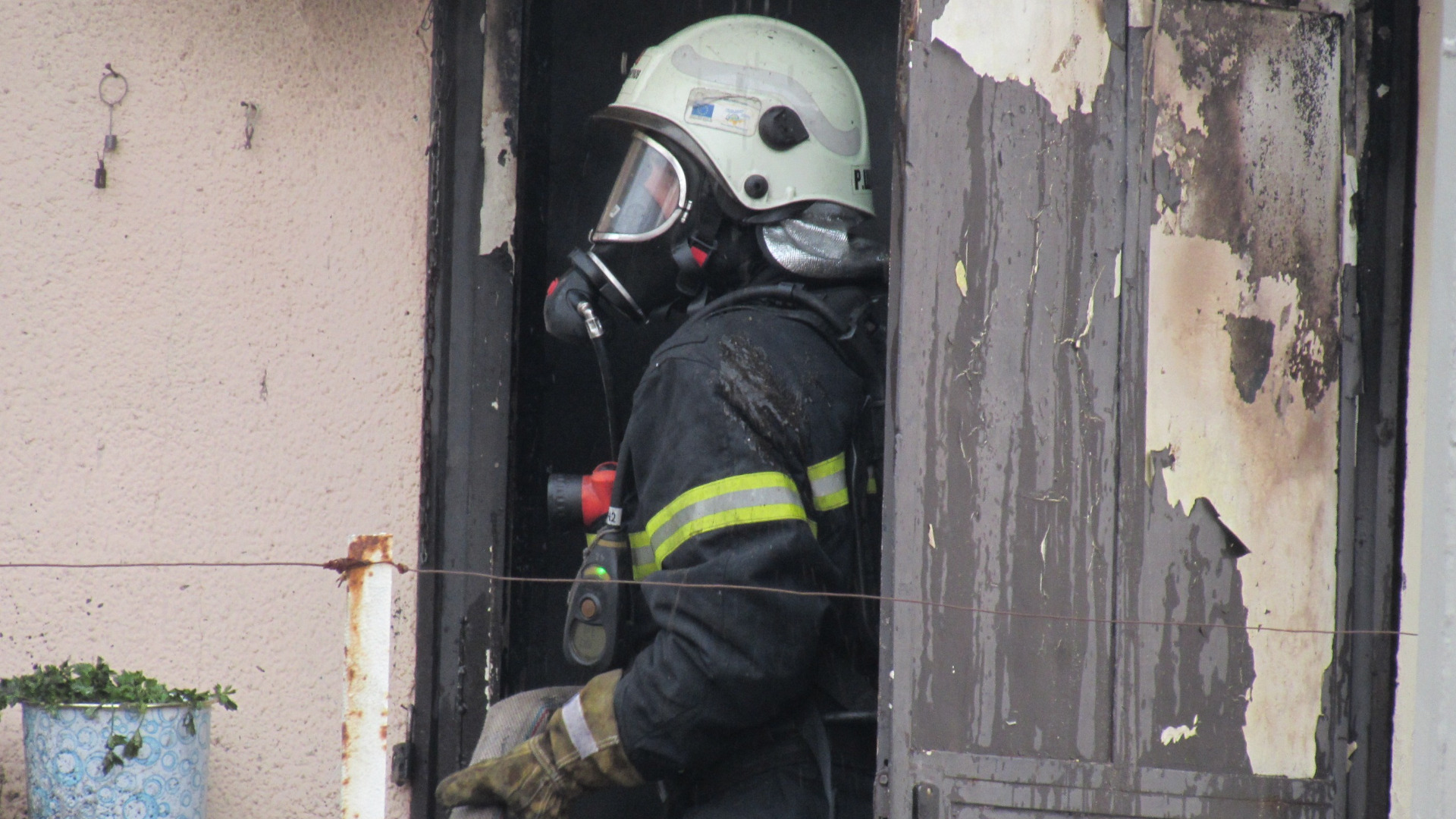Пожар остави без покрив шест семейства в смолянското село Момчиловци.