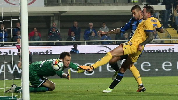 Аталанта прекъсна победната серия на Ювентус в Серия А, след