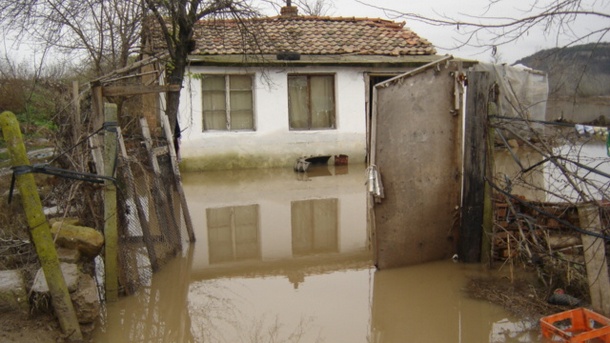 Наводнен дом в Любимец