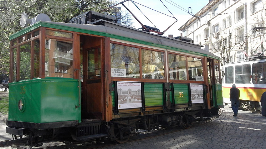 Коледен ретро трамвай ще кръстосва София до Бъдни вечер Жителите