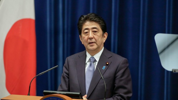 Последните анкети показват че премиерът на Япония Шиндзо Абе с