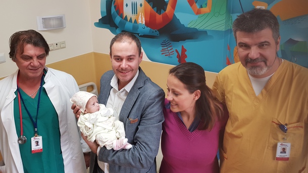 Екип на болница Пирогов спаси живота на две бебета с