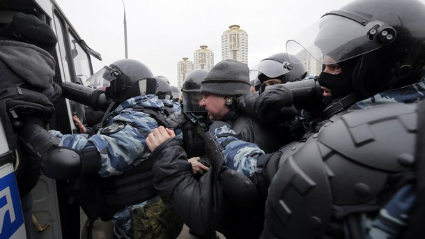 Над 200 души са задържани в центъра на Москва по