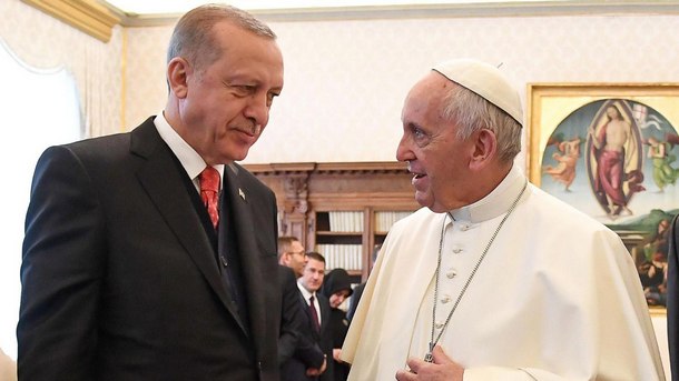 Турският президент Реджеп Ердоган е пристигнал във Ватикана и е
