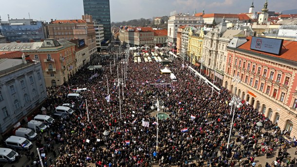 Хиляди привърженици на крайната десница в Хърватия протестираха в центъра