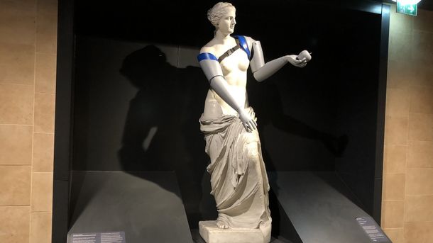 Реплика на Венера Милоска - прочутата статуя на безръка богиня