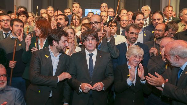 Каталунски кметове демонстрираха в Брюксел в подкрепа на уволнения от