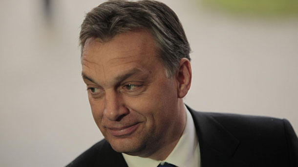 Десният унгарски премиер Виктор Орбан прие номинацията на управляващата партия