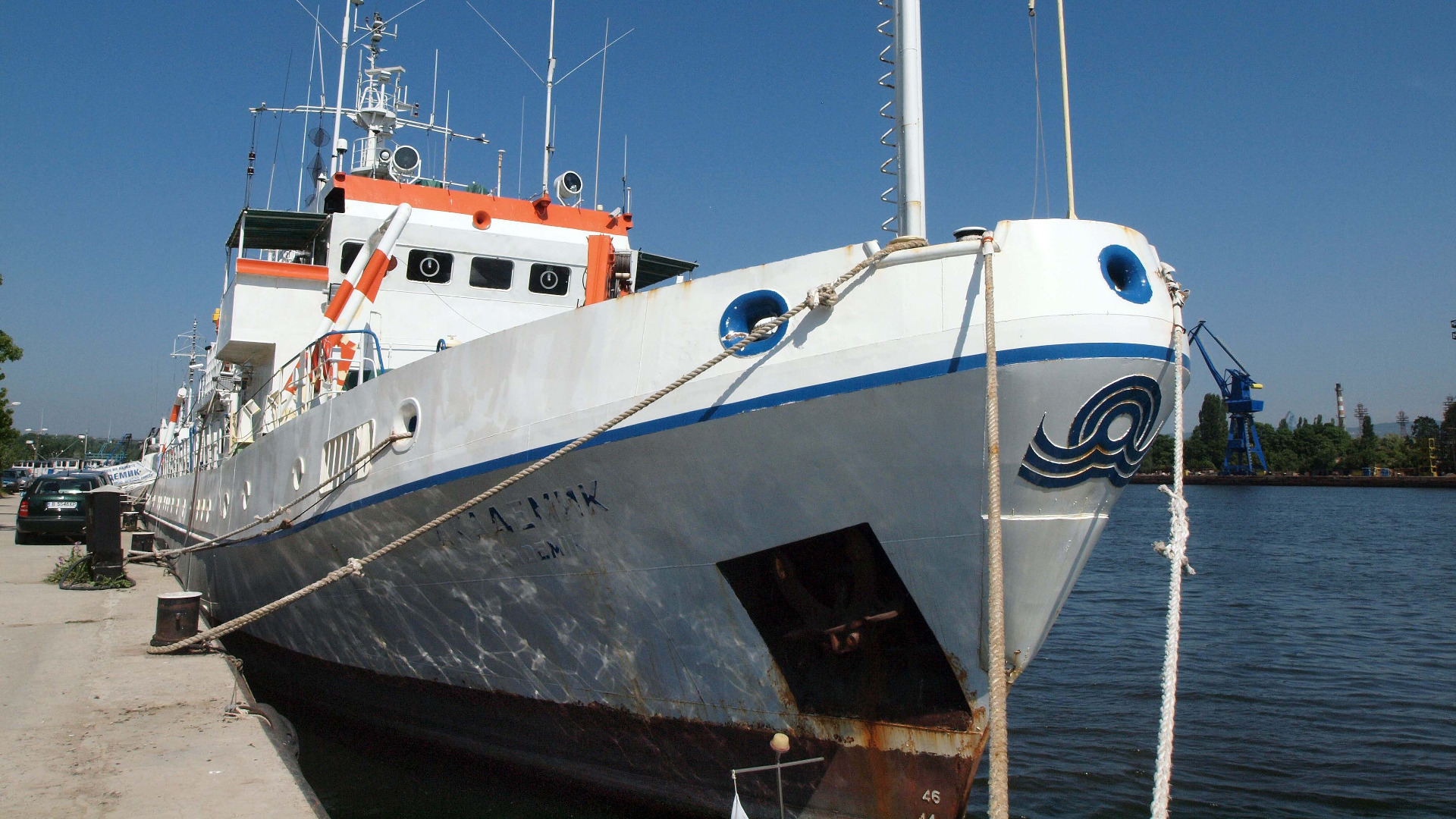 Приключи ремонтът на научно-изследователския кораб Академик, съобщи за БНР проф.