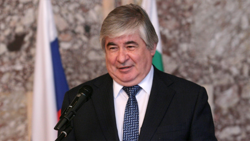 Руският посланик у нас Анатолий Макаров не изключва възможността президентът