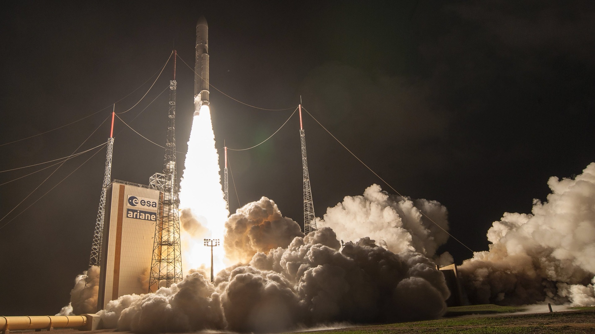 Два телекомуникационни спътника бяха изведени в орбита от европейската ракета носител