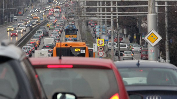 Около 100 хиляди автомобила са напуснали София до 16 00 часа