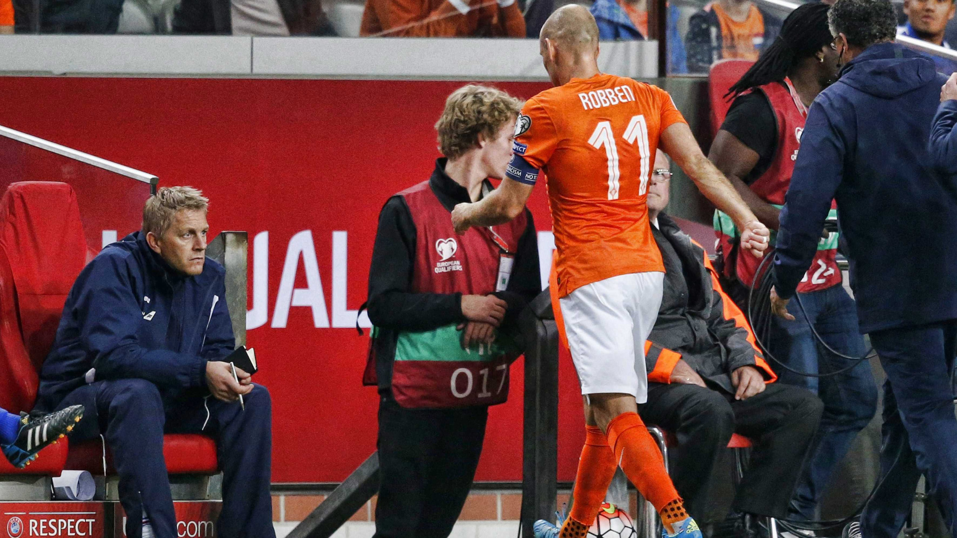 Ариен Робен прекрати кариерата си в националния отбор на Холандия