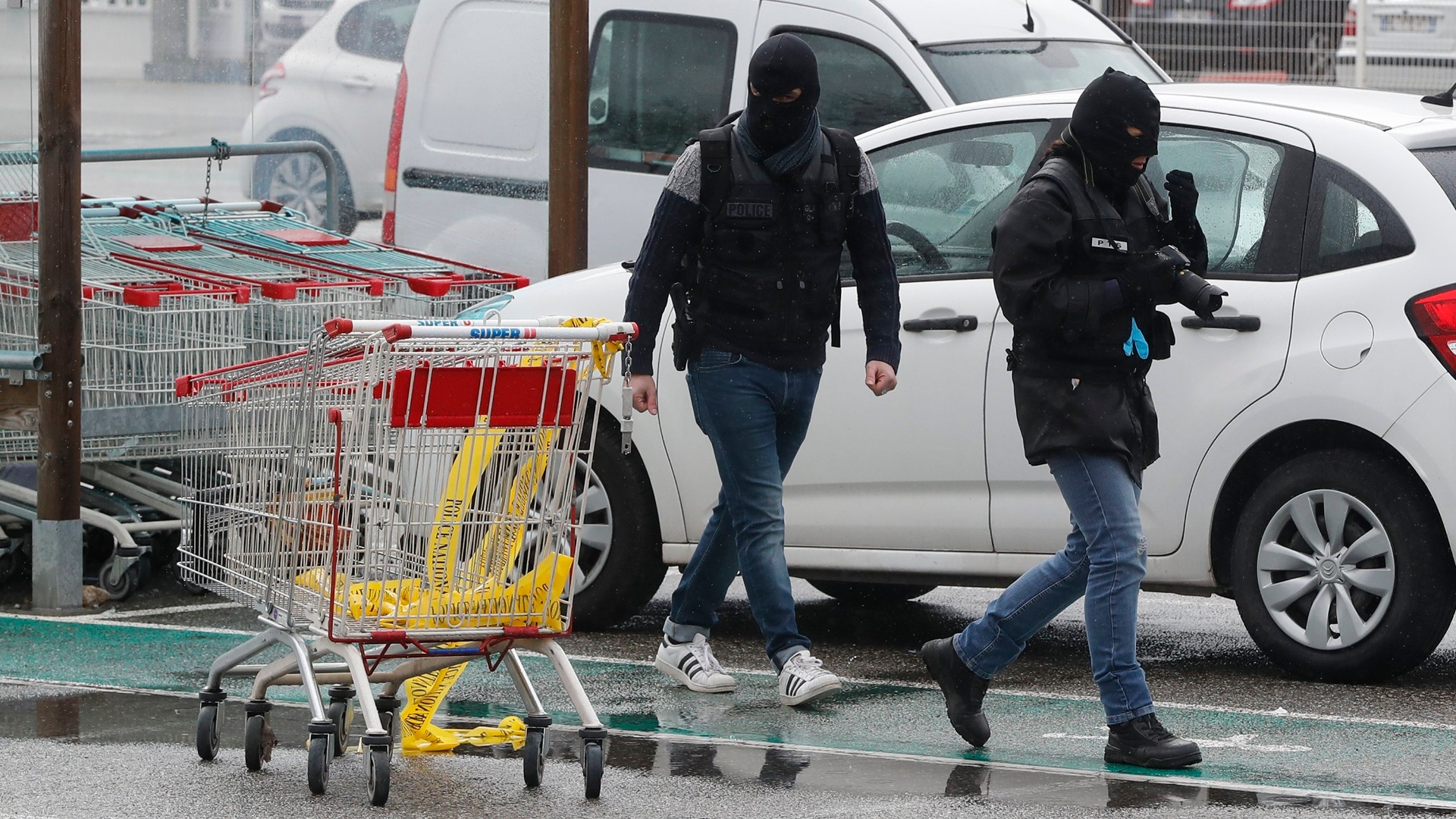 В супермаркета в който терористът Редуан Лакдим беше взел заложници