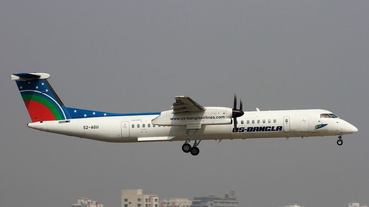 Пътнически самолет се е разбил край летището в непалската столица