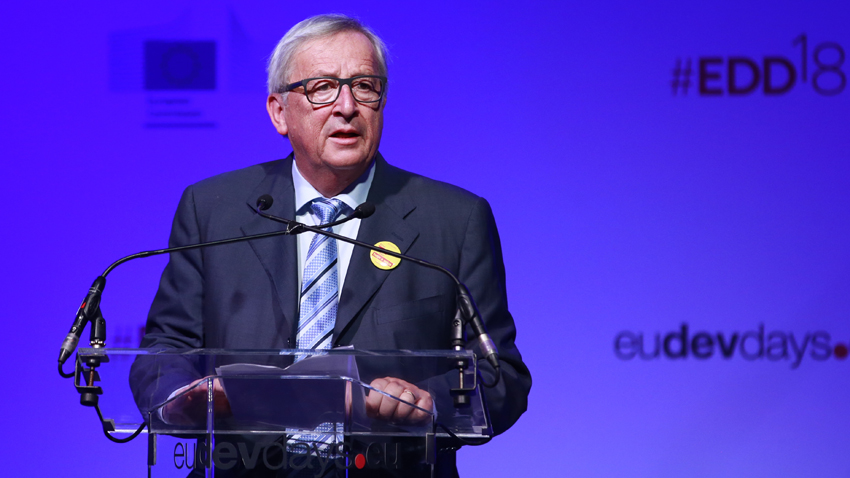 Председателят на Европейската комисия Жан Клод Юнкер свиква извънредна среща на