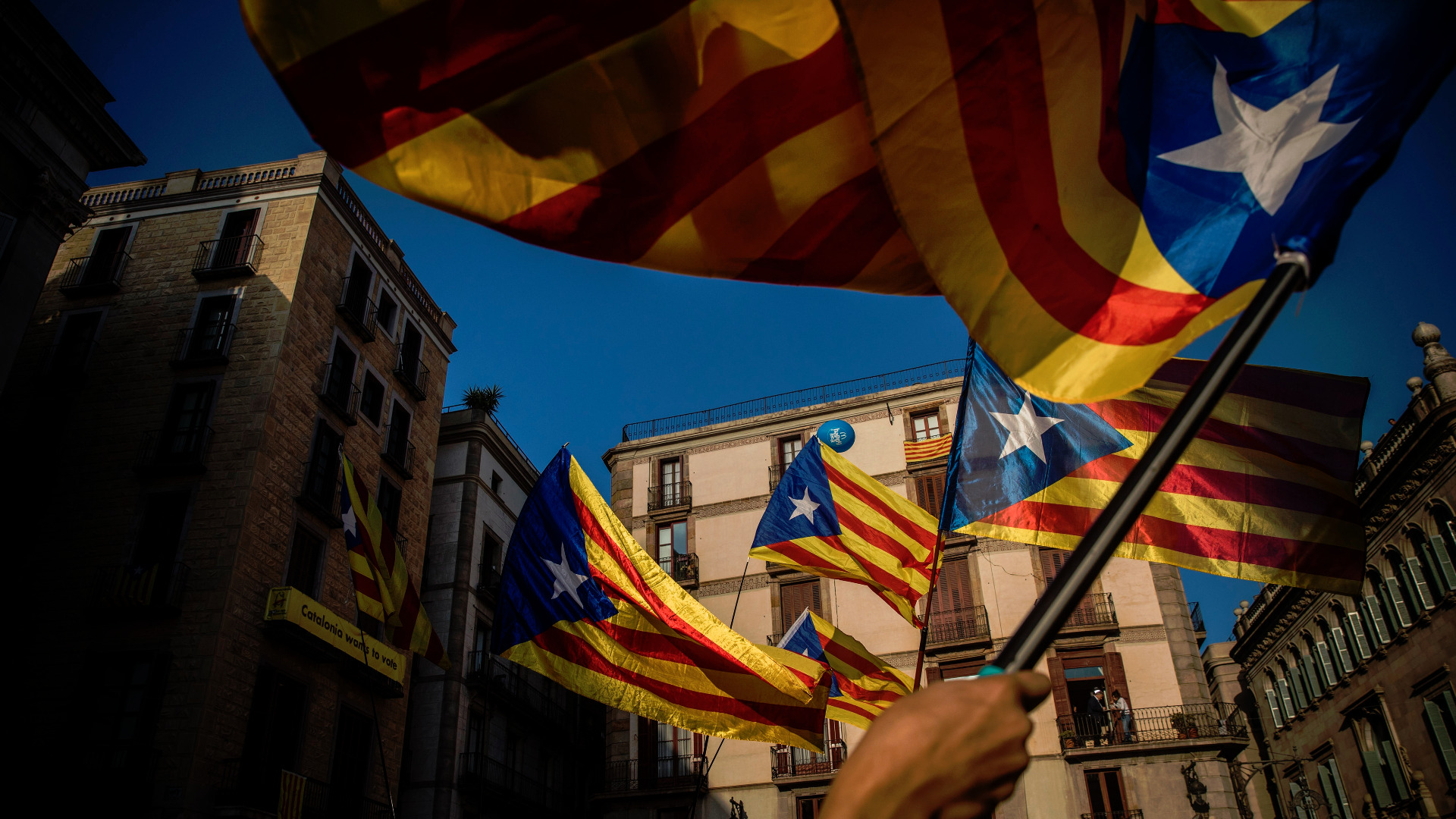 Комисия в испанския Сенат одобри плана на централното правителство да