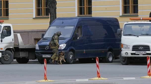 Десет души са пострадали в резултат на експлозия в Санкт