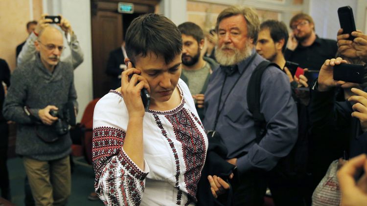Украинската депутатка Надежда Савченко е арестувана и са ѝ предявени