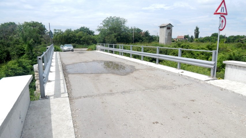 Ремонтиран е 100-метров мост по автоматистрала Струма, в участъка при