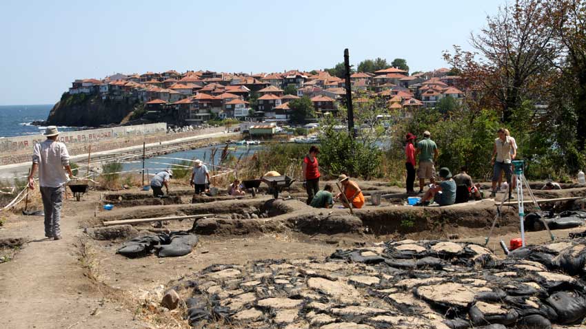 Археологически разкопки на остров Св. Кирик и Юлита