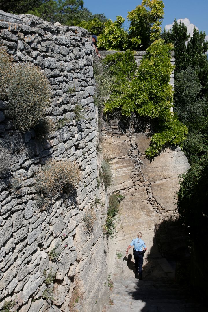 Стената в Южна Франция, от която паднал шефът на китайската „Хайнан еърпорт груп“.