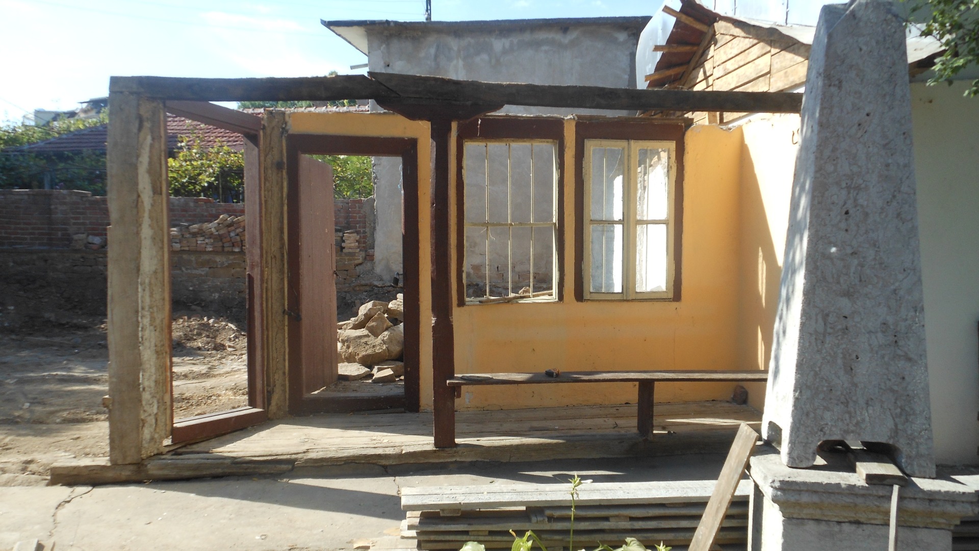В Горна Оряховица започна възстановяването на първото килийно училище в