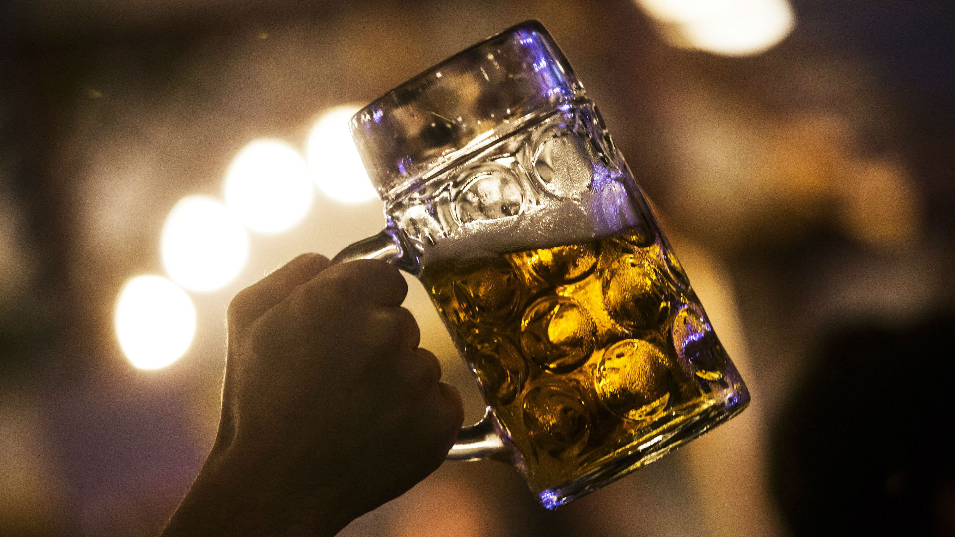 Над 2 милиона хектолитра бира са продажбите за първите пет