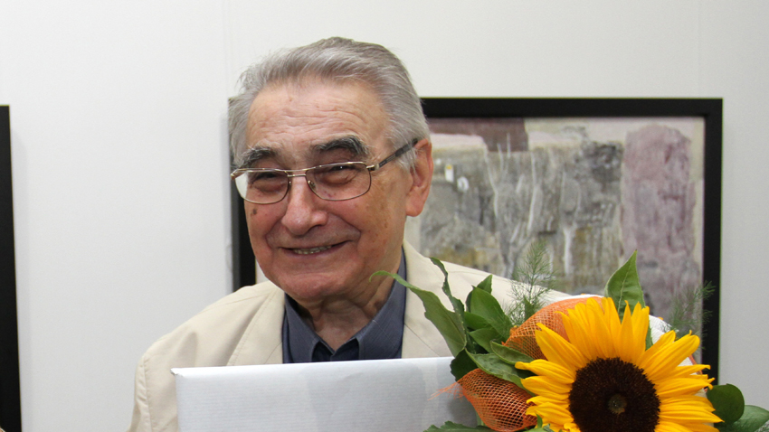 Днес България се прощава с бележития художник и общественик Светлин