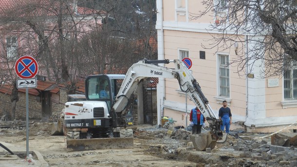 Подмяната на водопроводите в Стария град на Велико Търново се