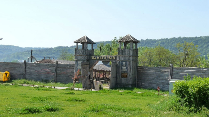 Възстановка на прабългарското селище Фанагория / Снимка: архив
