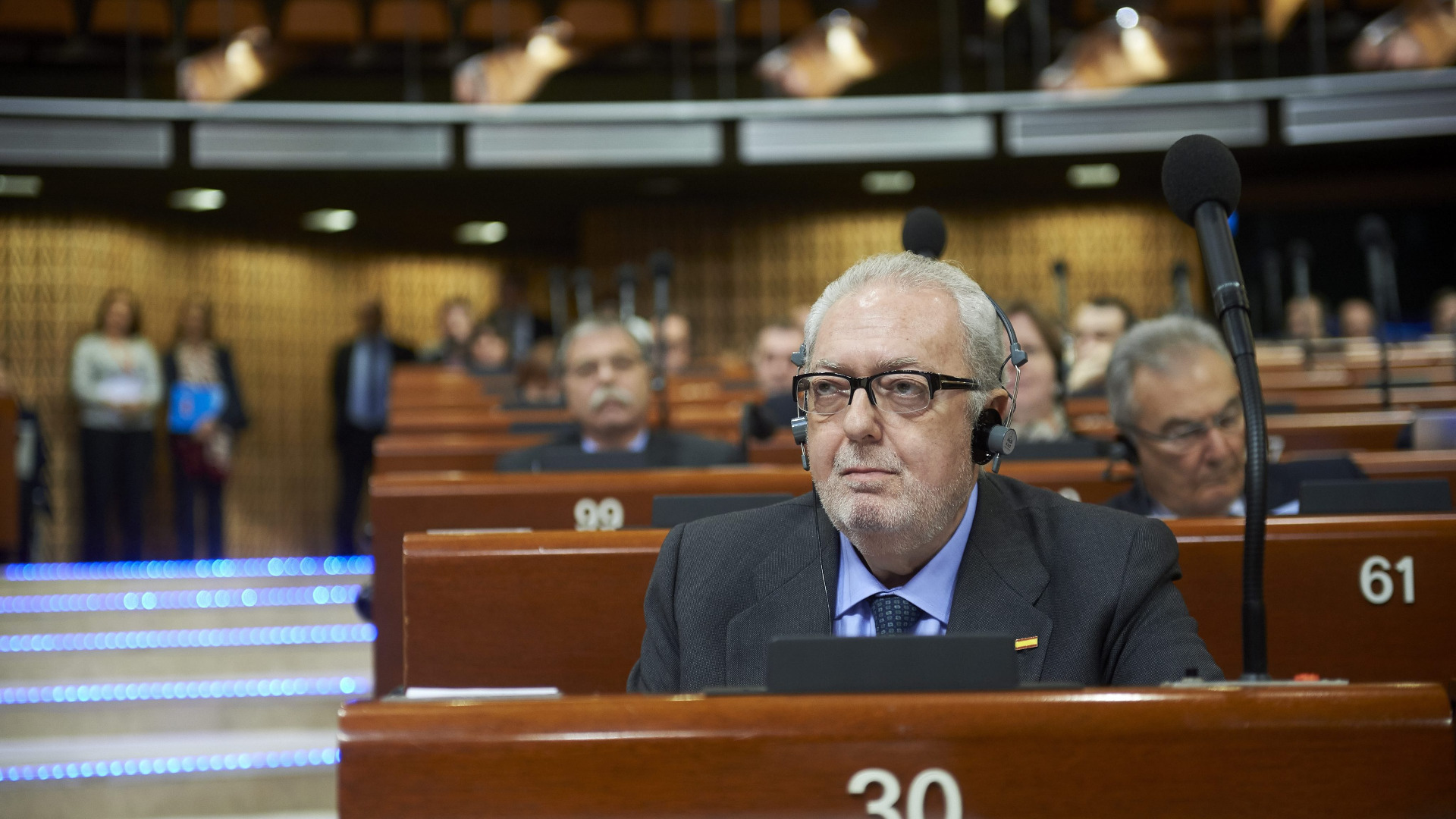 Испанският сенатор Педро Аграмунт подаде  оставка от поста председател на