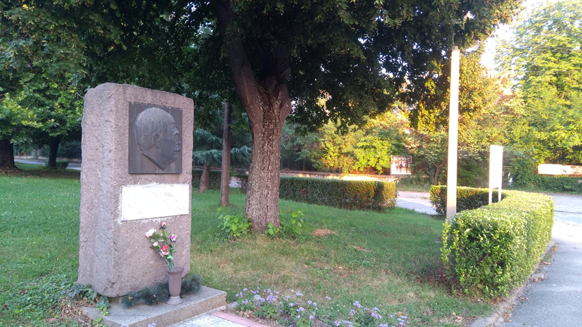 Der Gedenkstein für Iwan Wasow in Hissarja