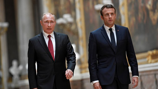 Френският президент Еманюел Макрон е провел телефонен разговор с руския