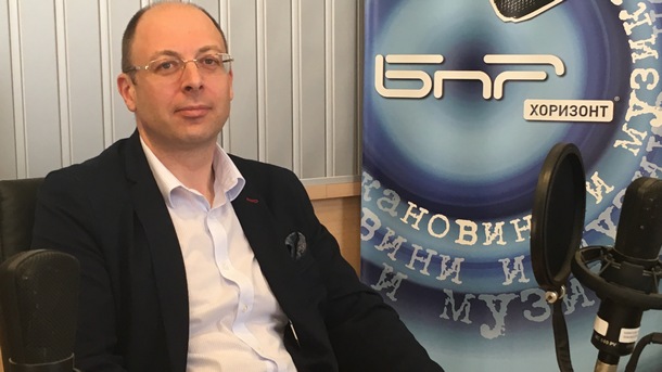  Йордан Божилов 