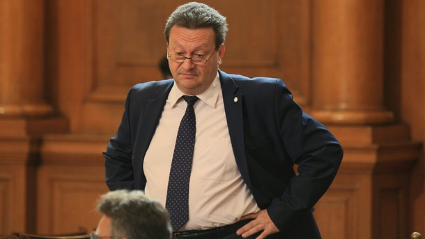 Депутатът от БСП Таско Ерменков беше порицан от парламентарната си
