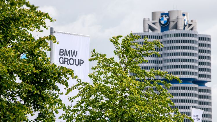 BMW AG изтегля от европейския пазар 324 000 автомобила заради възможни