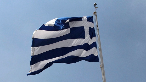 Гръцката политика е заплашена от трусове след допитването в Македония