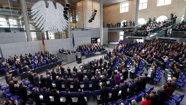 В Берлин продължават преговорите за формиране на нова управляваща коалиция