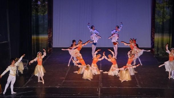 В месеца в който честваме празника на балетното изкуство Русенската