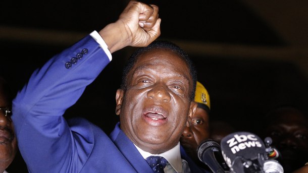 Бившият първи вицепрезидент на Зимбабве Емерсън Мнангагуа положи клетва като