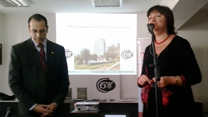 Mudanya Gazeteciler Birliği Başkanı Yavuz Gerçekçi ve Bulgaristan Gazeteciler Birliği Başkanı Snejana Todorova.