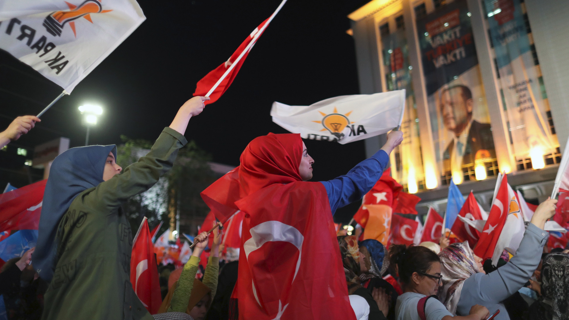 Изборна победа за Ердоган още на първи тур  потоп в
