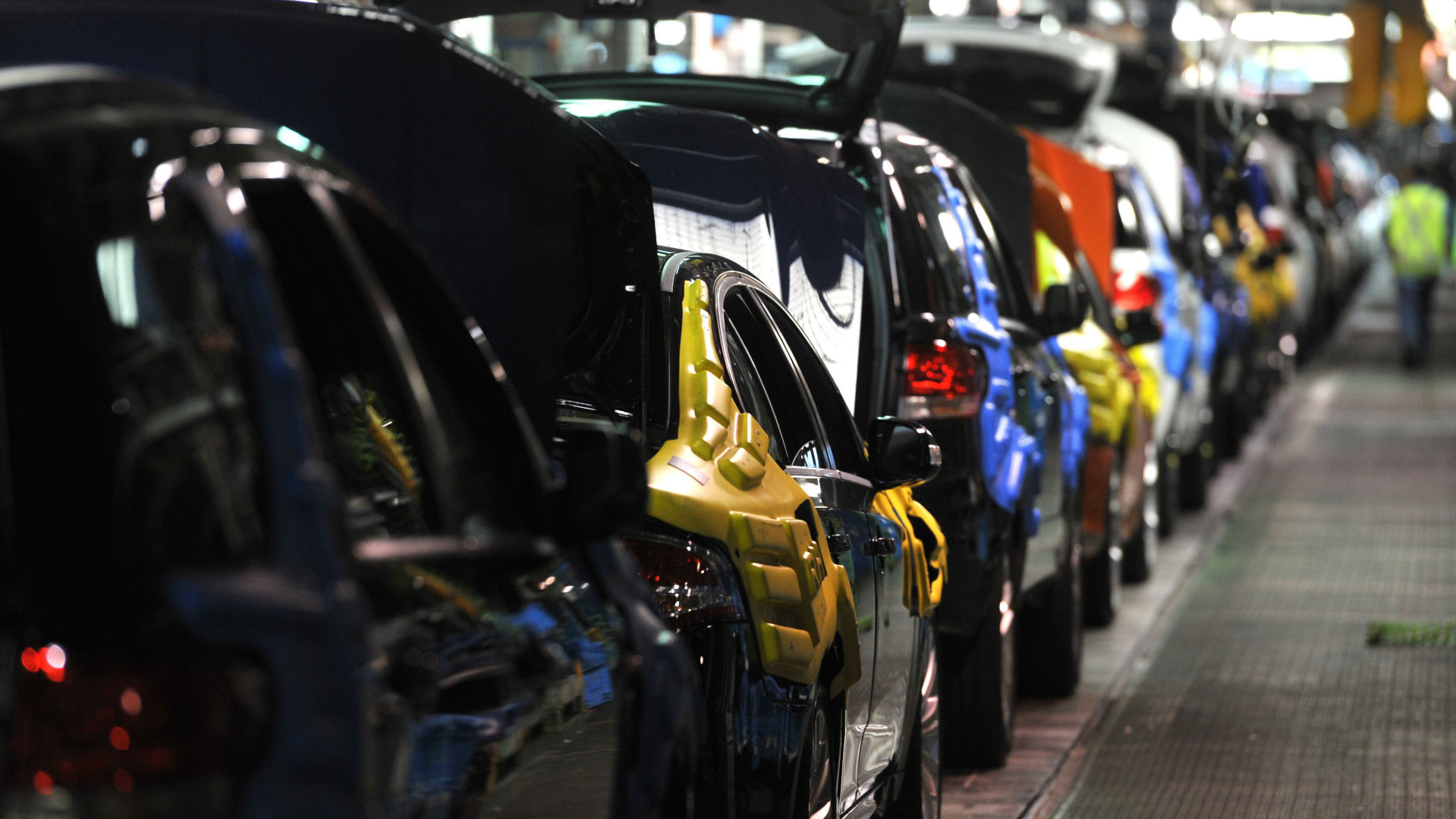 Производството на автомобили в Обединеното кралство намаля през 2017 а година
