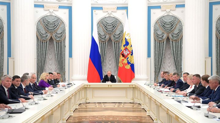 Руският президент Владимир Путин поиска от новото си правителство да