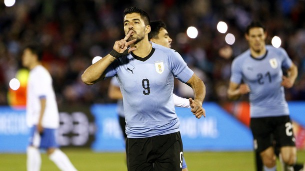 Двукратният световен шампион Уругвай постигна категорична победа с 3 0 над