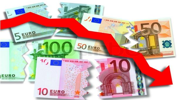 Еврото се намира под натиск от продажби за втора поредна