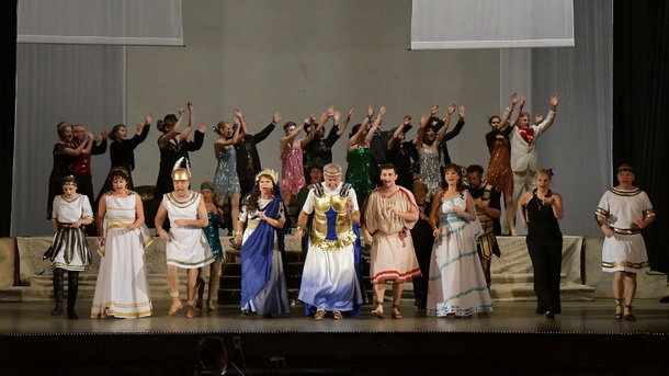 Националният музикален театър Стефан Македонски представи първата си премиера за