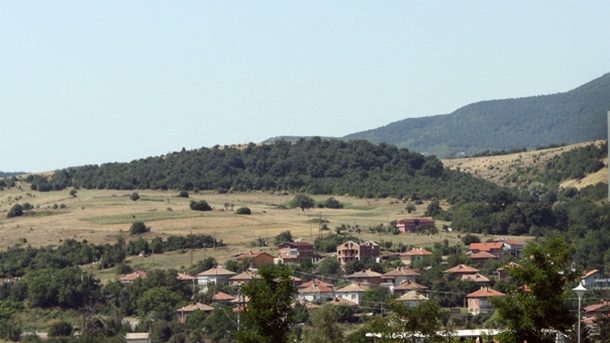 Село Добралък се намира в община Куклен Пловдивска област През